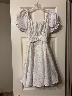 Girls White Dress with Pink Floral Print and Puff Sleeves — Casual Day Dress